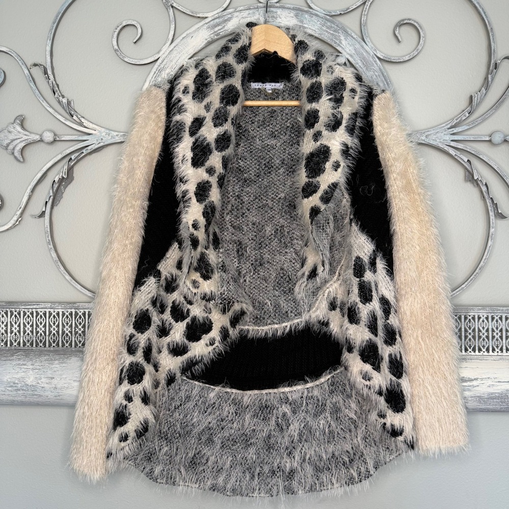 Tempo Paris Leopard Print Fuzzy Eyelash Knit Open Front Cardigan Sweater SM EUC